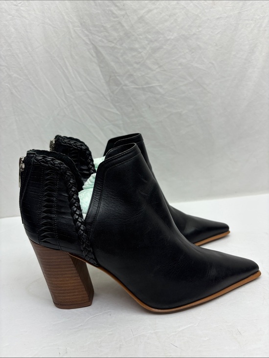 Vince Camuto Shoes - Vince Camuto ankle boots SZ 9.5 M, box 62